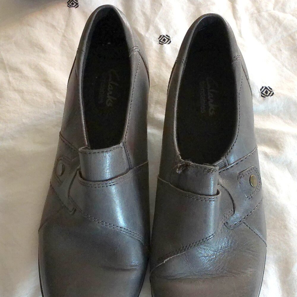 CLARKS BENDABLES Gray Shoes Size 9